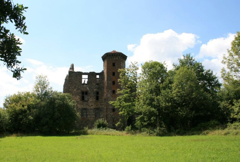 Château de Branzac, Pleaux, France